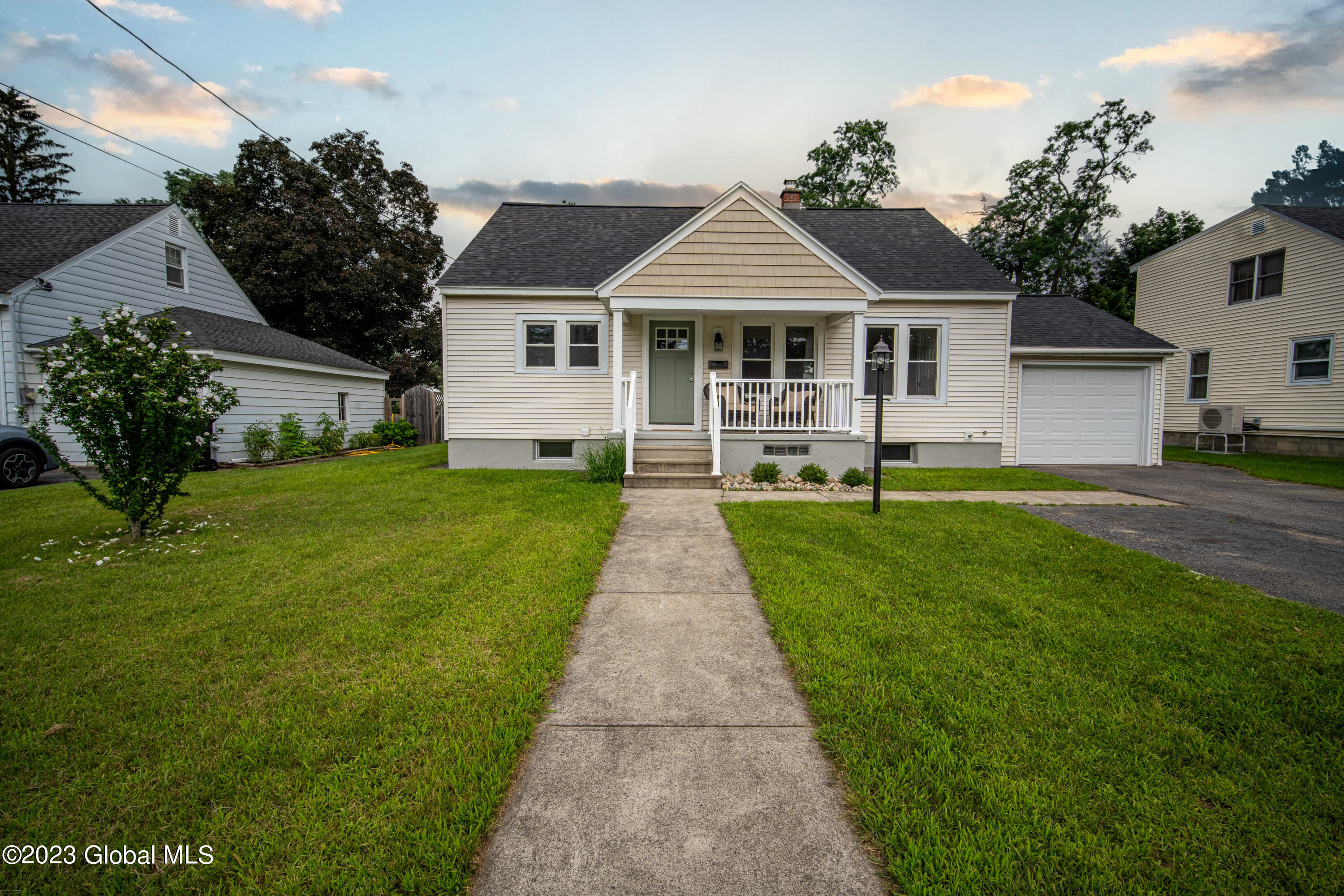 2044 Chepstow Road Rotterdam, NY 12303 - Photo 2 of 33 2044_Chepstow-01
