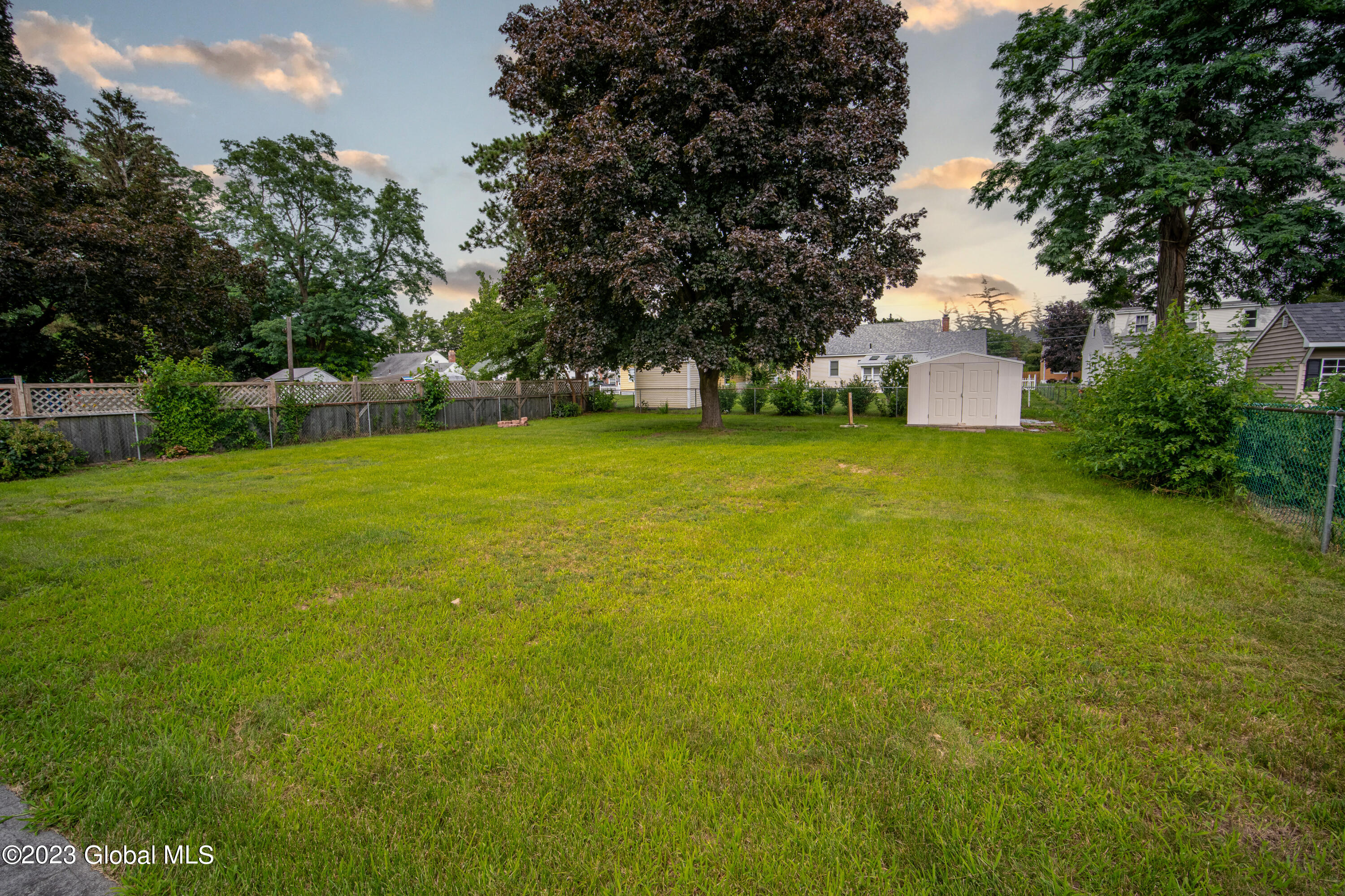 2044 Chepstow Road Rotterdam, NY 12303 - Photo 6 of 33 2044_Chepstow-06