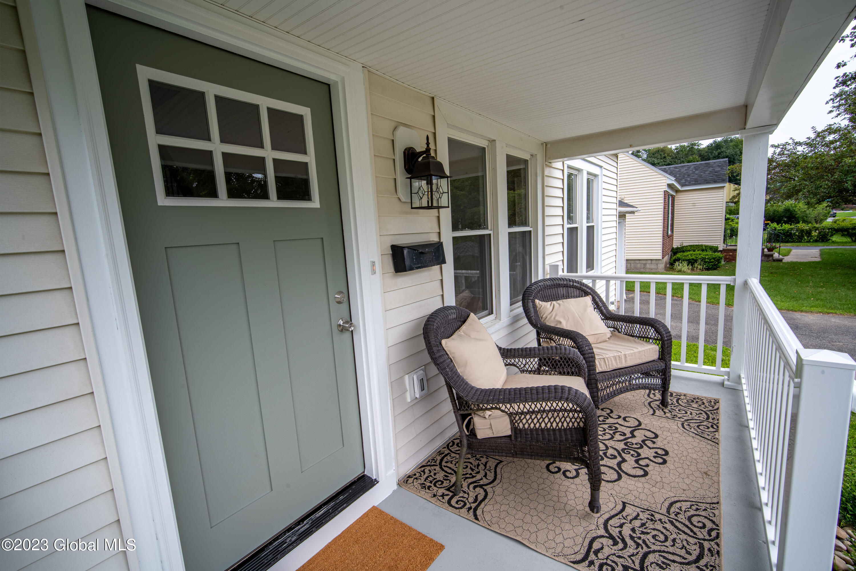 2044 Chepstow Road Rotterdam, NY 12303 - Photo 10 of 33 2044_Chepstow-10