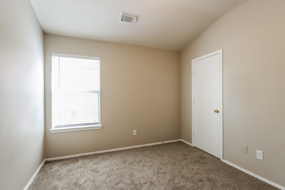 214 Kestrel Lane Rosharon, TX 77583 - Photo 12 of 16