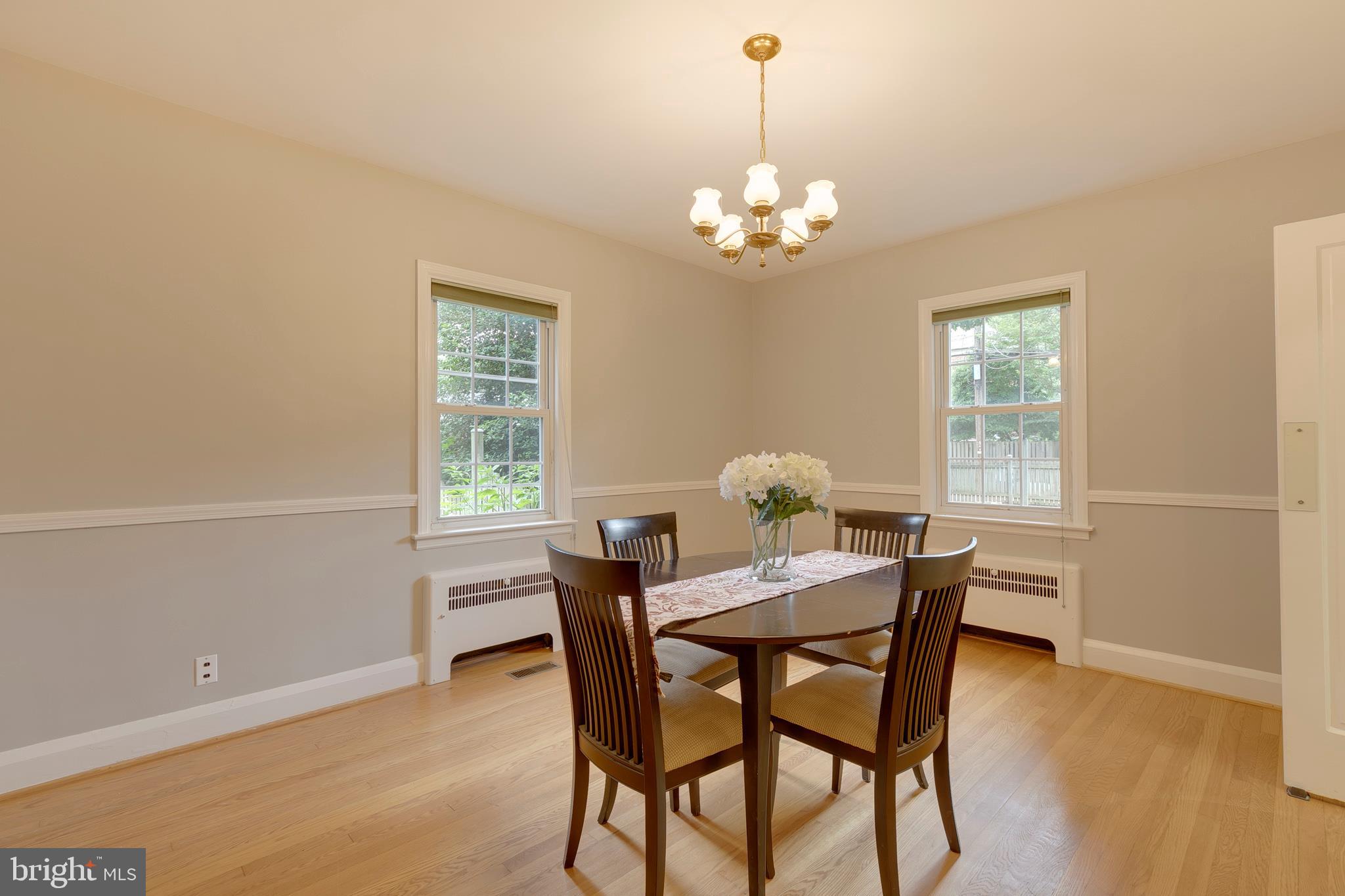310 Murdock Road Baltimore, MD 21212 - Photo 11 of 50 Dining Room- 2 side windows