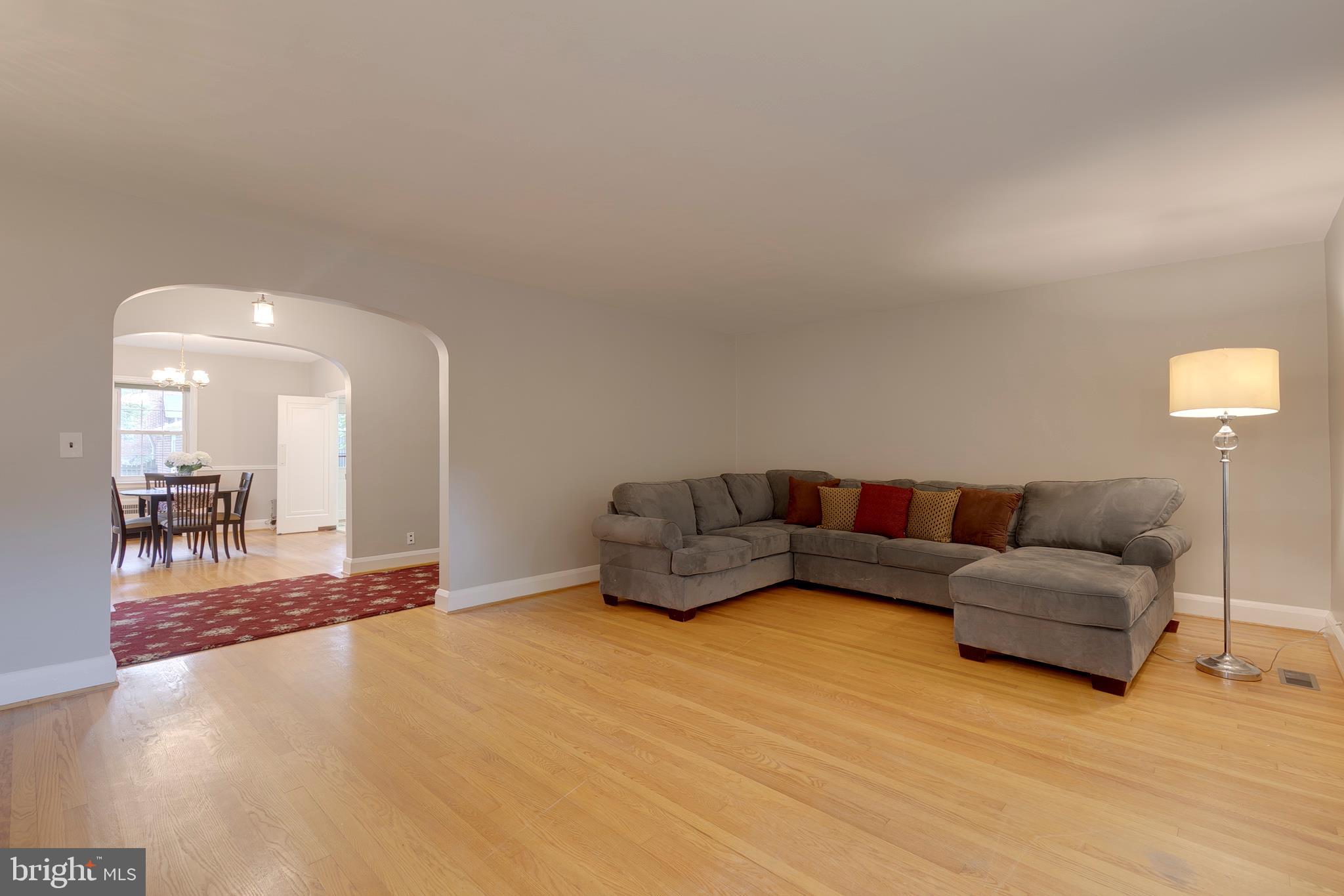 310 Murdock Road Baltimore, MD 21212 - Photo 9 of 50 Gleaming Hwd Flrs- Living Room