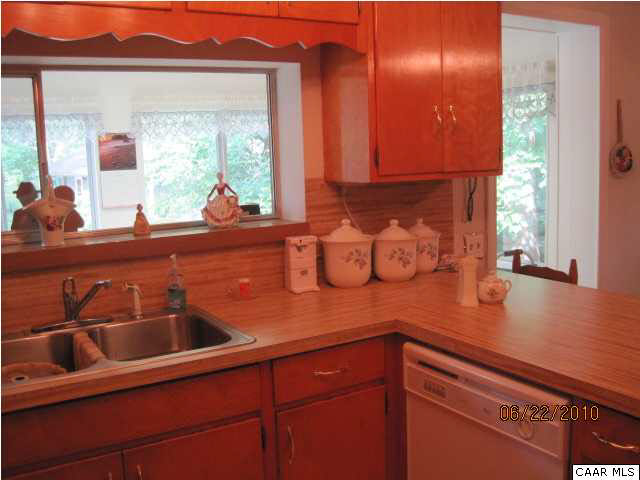 2681 Proffit Road Charlottesville, VA 22911 - Photo 3 of 25 Pass thru to sunroom