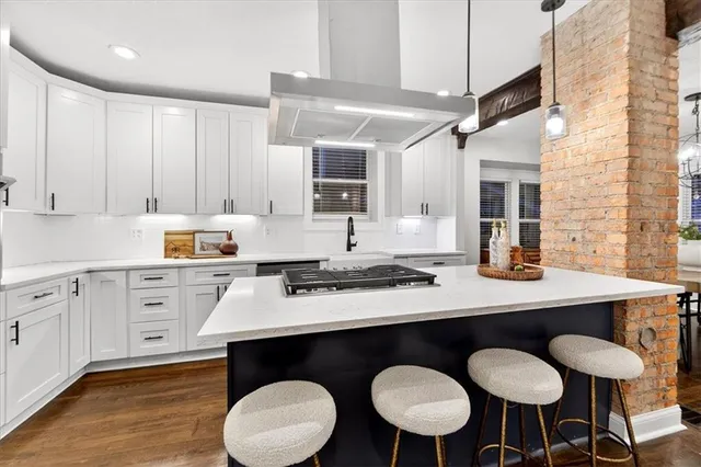 $599,950 | 7414 Jarboe Street, Kansas City, MO 64114