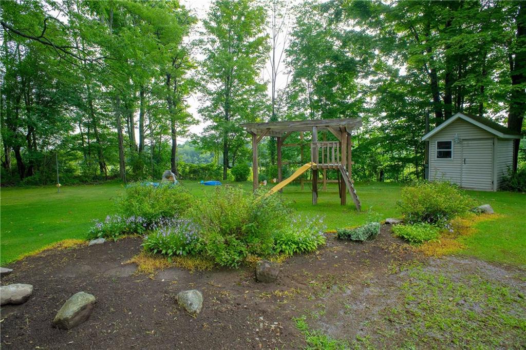 1446 Old State Road Waterford, PA 16441 - Photo 4 of 25