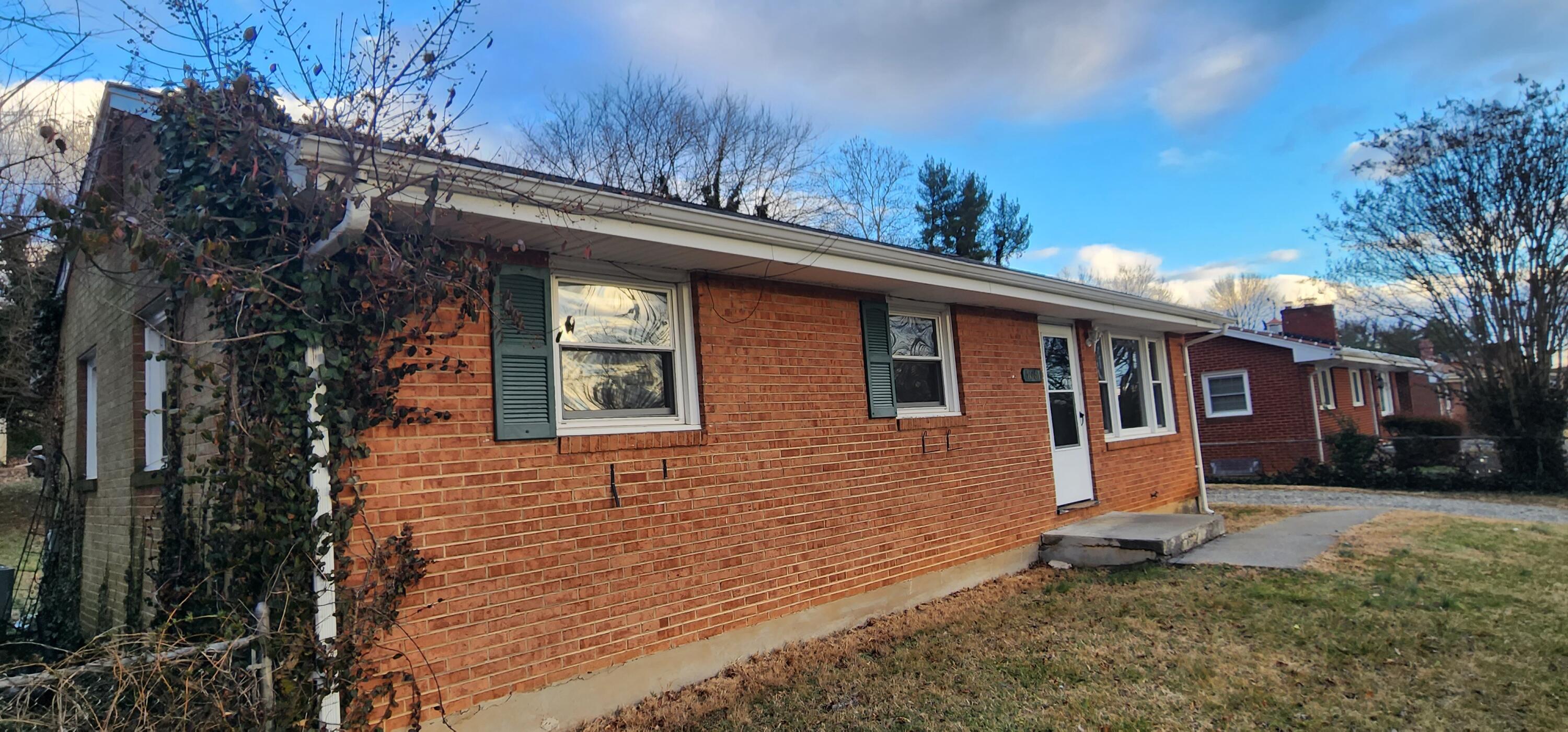 5661 Daytona Road Roanoke, VA 24019 - Photo 3 of 12 20230126_165417