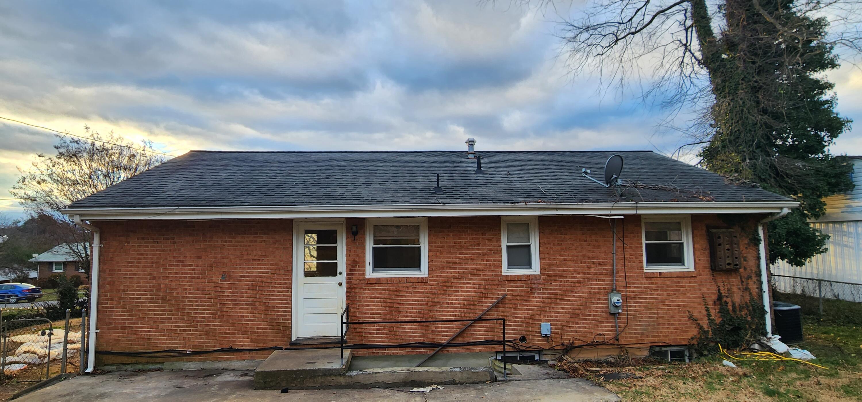 5661 Daytona Road Roanoke, VA 24019 - Photo 4 of 12 20230126_165508