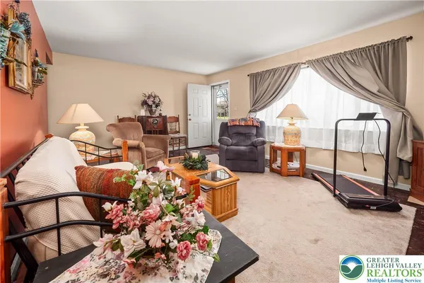 $225,000 | 2824 Arcadia Avenue, Allentown, PA 18103