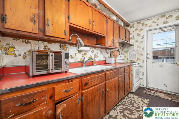 $225,000 | 2824 Arcadia Avenue, Allentown, PA 18103
