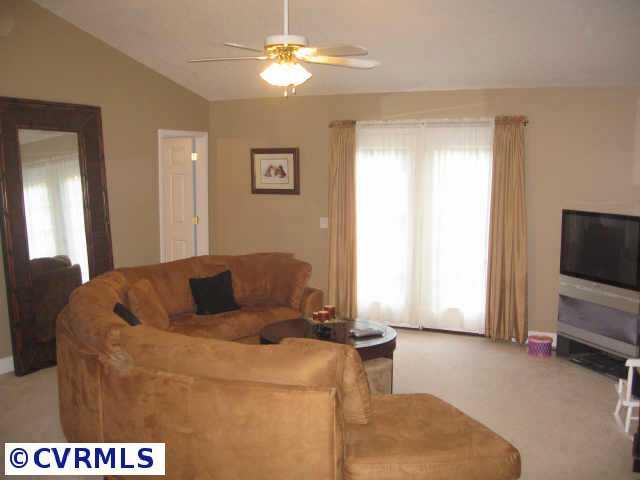 6025 Springbank Road Petersburg, VA 23803 - Photo 3 of 4 Other - Family Room with Vaulted Ceiling