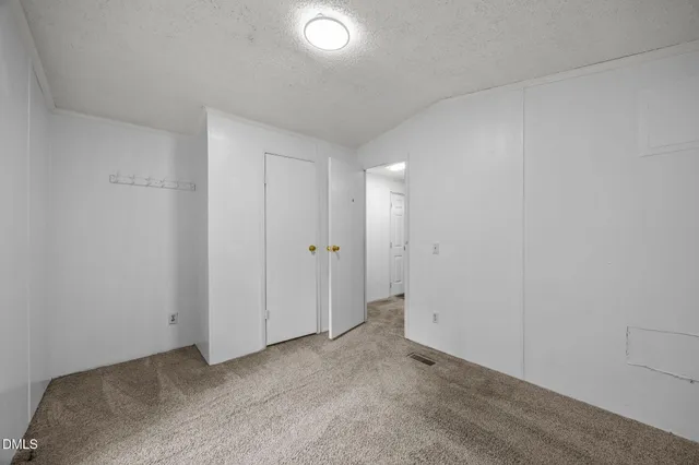 an empty room with a empty space