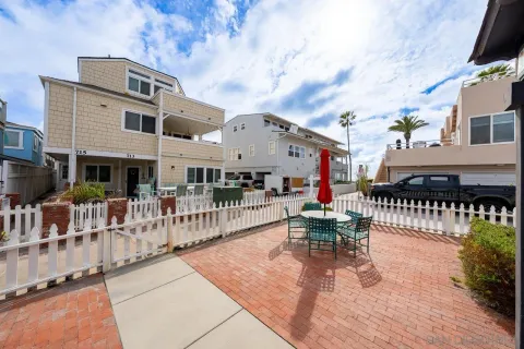 $2,200,000 | 716 Dover Court, San Diego, CA 92109