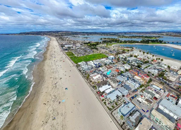 $2,200,000 | 716 Dover Court, San Diego, CA 92109