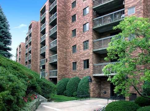 1500 Cochran Road, Unit 401 Pittsburgh, PA 15243 - Photo 1 of 6 Exterior Front.