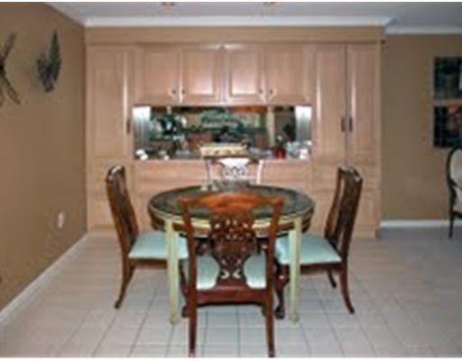 1500 Cochran Road, Unit 401 Pittsburgh, PA 15243 - Photo 4 of 6 Dining Room.