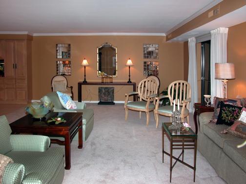 1500 Cochran Road, Unit 401 Pittsburgh, PA 15243 - Photo 5 of 6 Living Room.