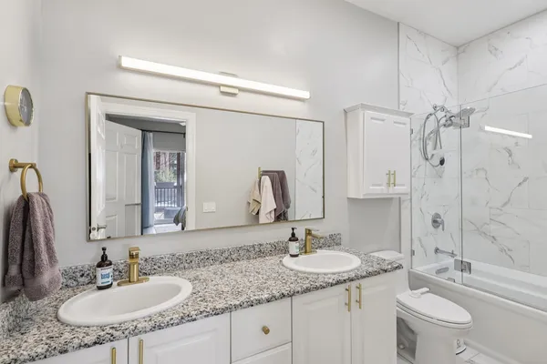 $675,000 | 4315 North Kenmore Avenue, Unit 1N, Chicago, IL 60613