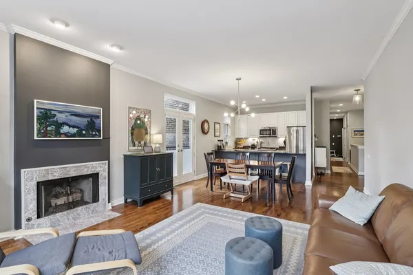 $675,000 | 4315 North Kenmore Avenue, Unit 1N, Chicago, IL 60613