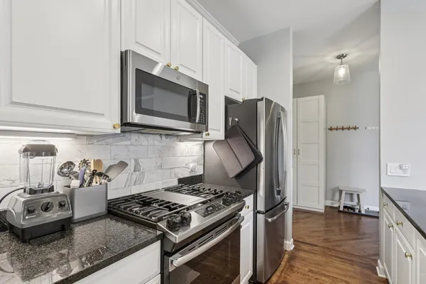 $675,000 | 4315 North Kenmore Avenue, Unit 1N, Chicago, IL 60613