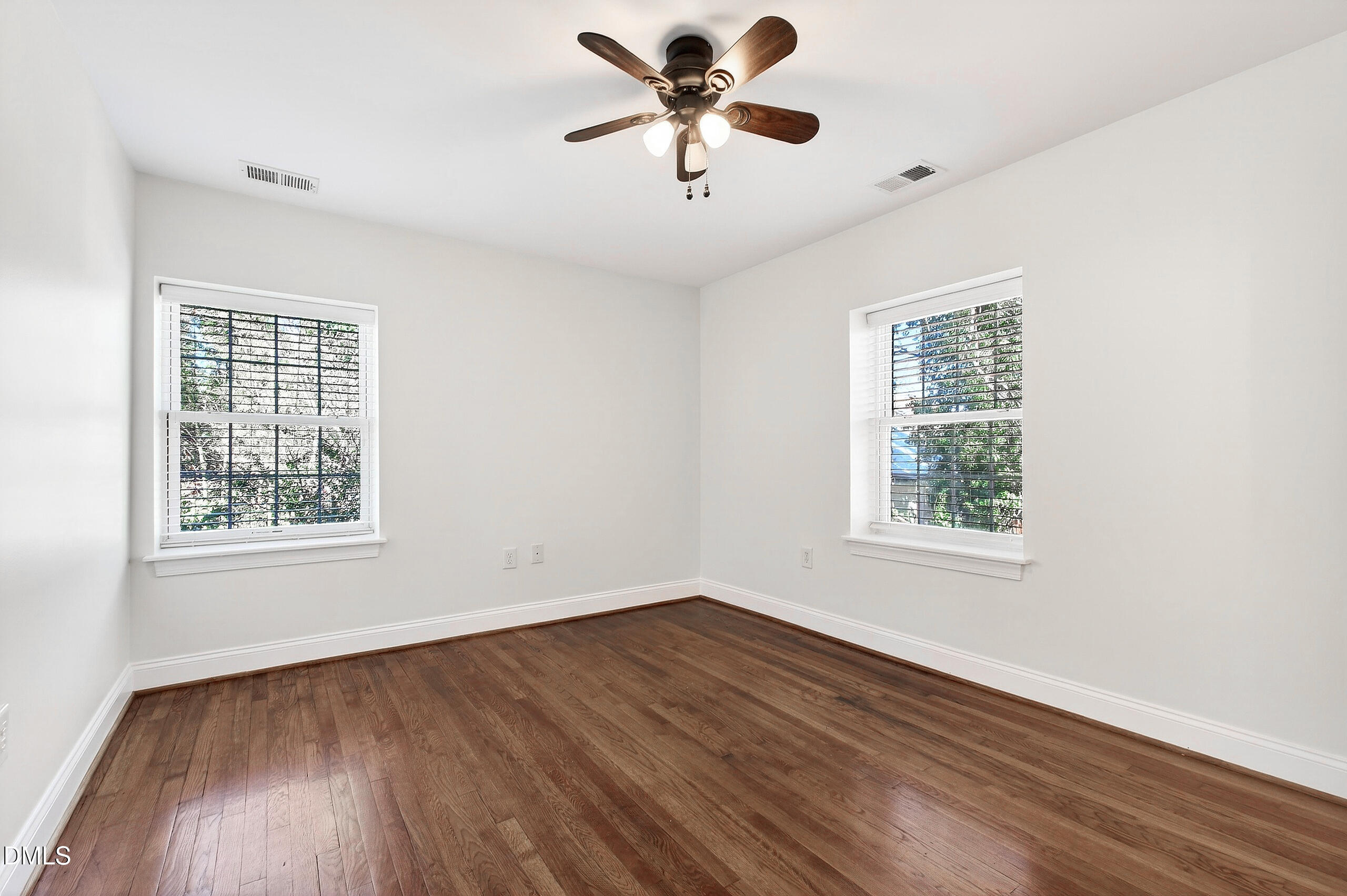 1900 Fairfield Drive Raleigh, NC 27608 - Photo 22 of 32 20 Interiors (26)