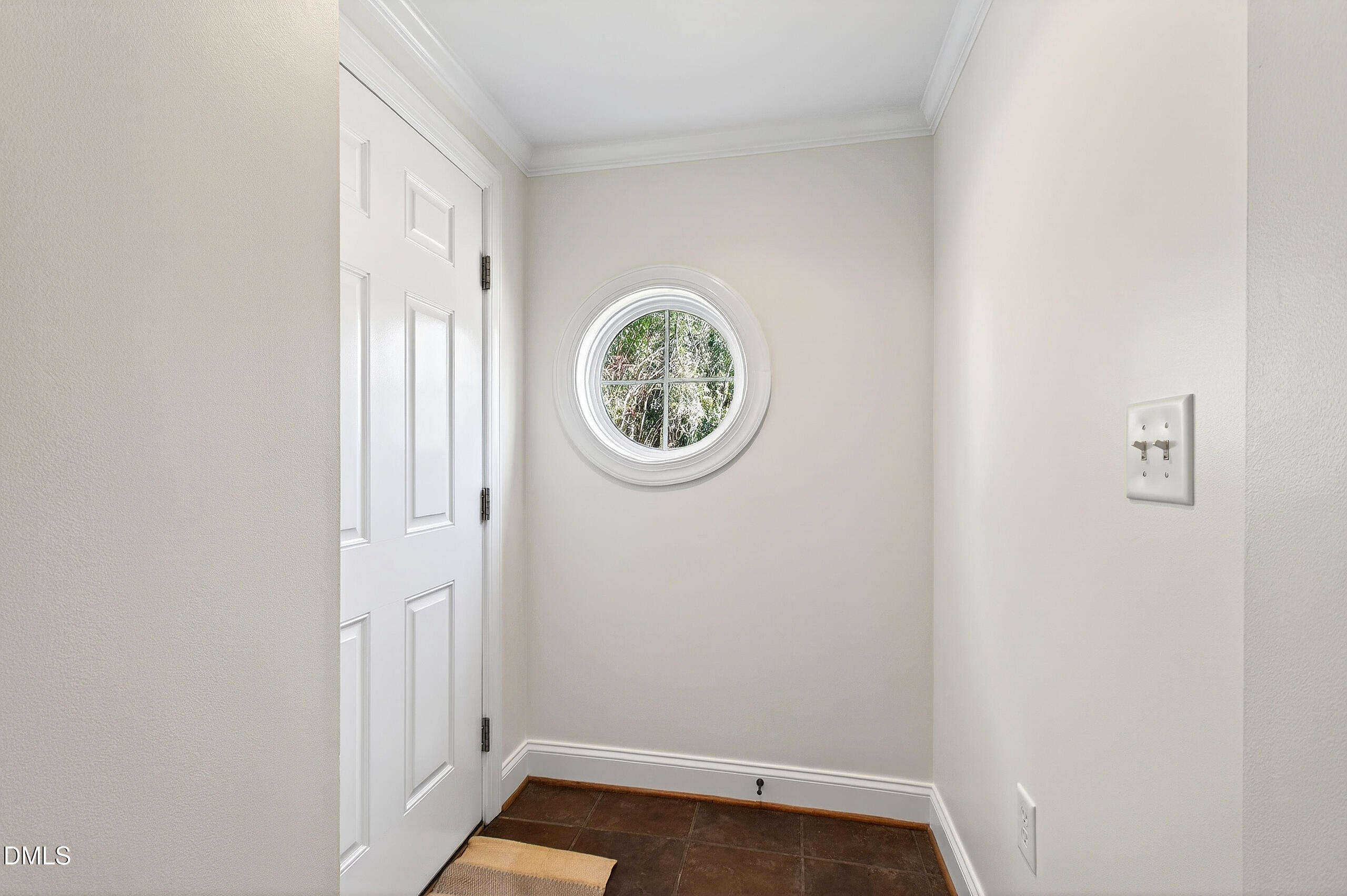1900 Fairfield Drive Raleigh, NC 27608 - Photo 3 of 32 3 Interiors (7)