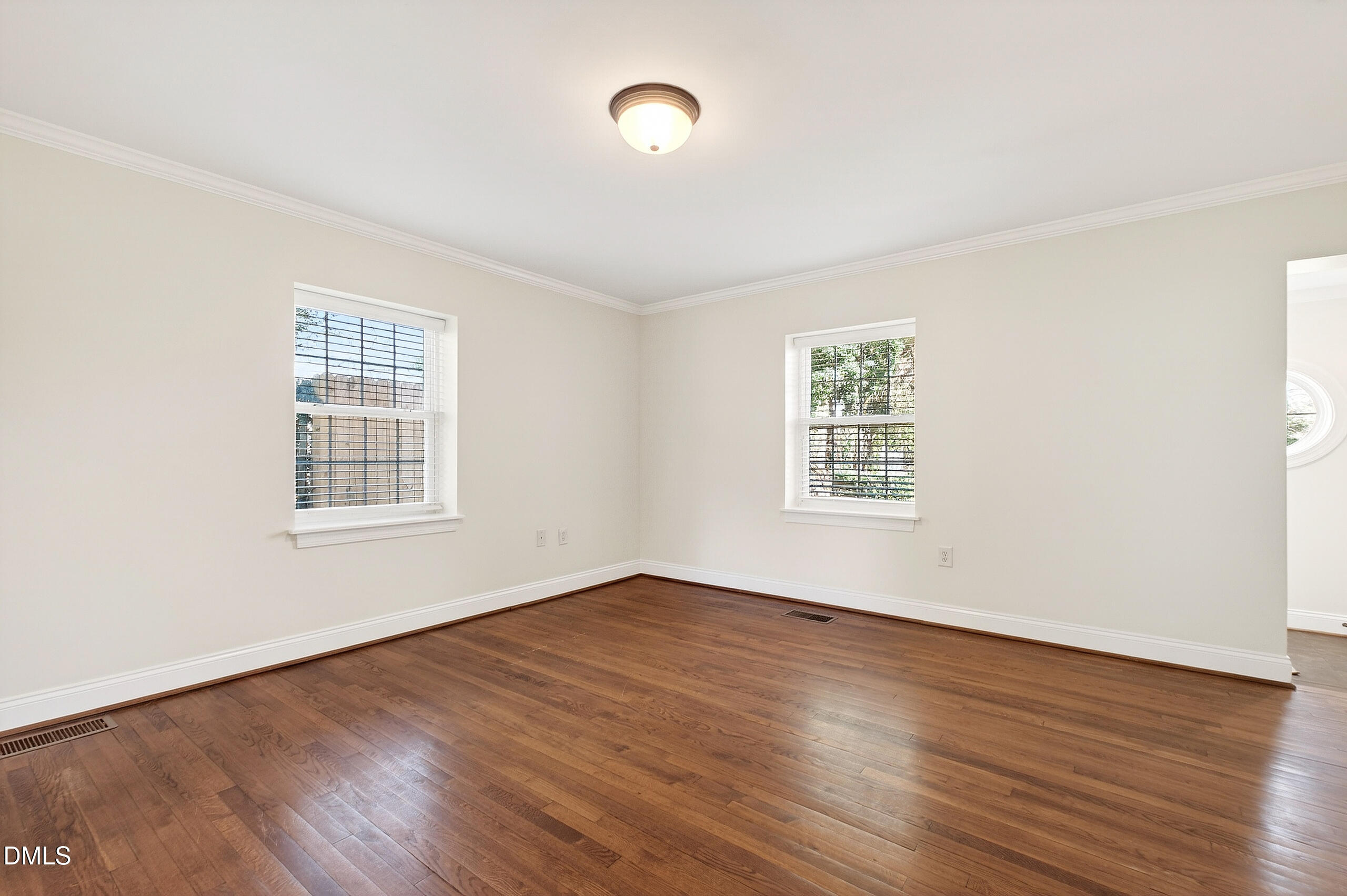 1900 Fairfield Drive Raleigh, NC 27608 - Photo 4 of 32 4 Interiors (2)