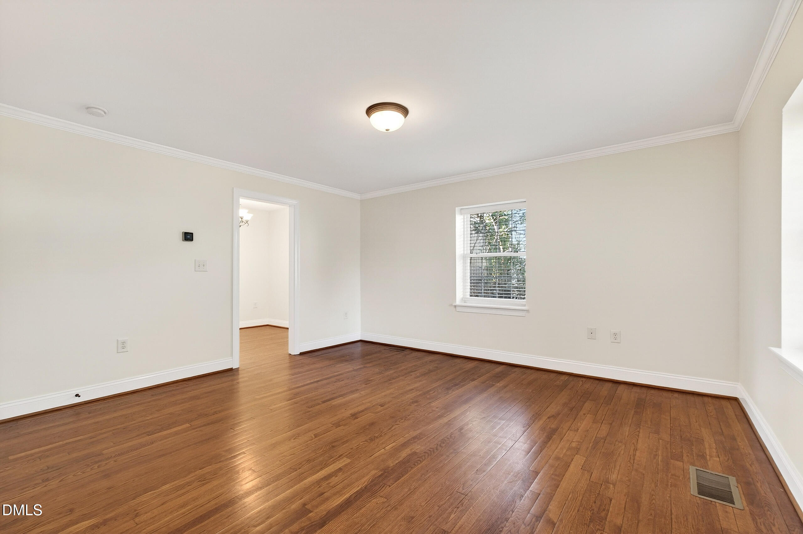 1900 Fairfield Drive Raleigh, NC 27608 - Photo 5 of 32 5 Interiors (1)