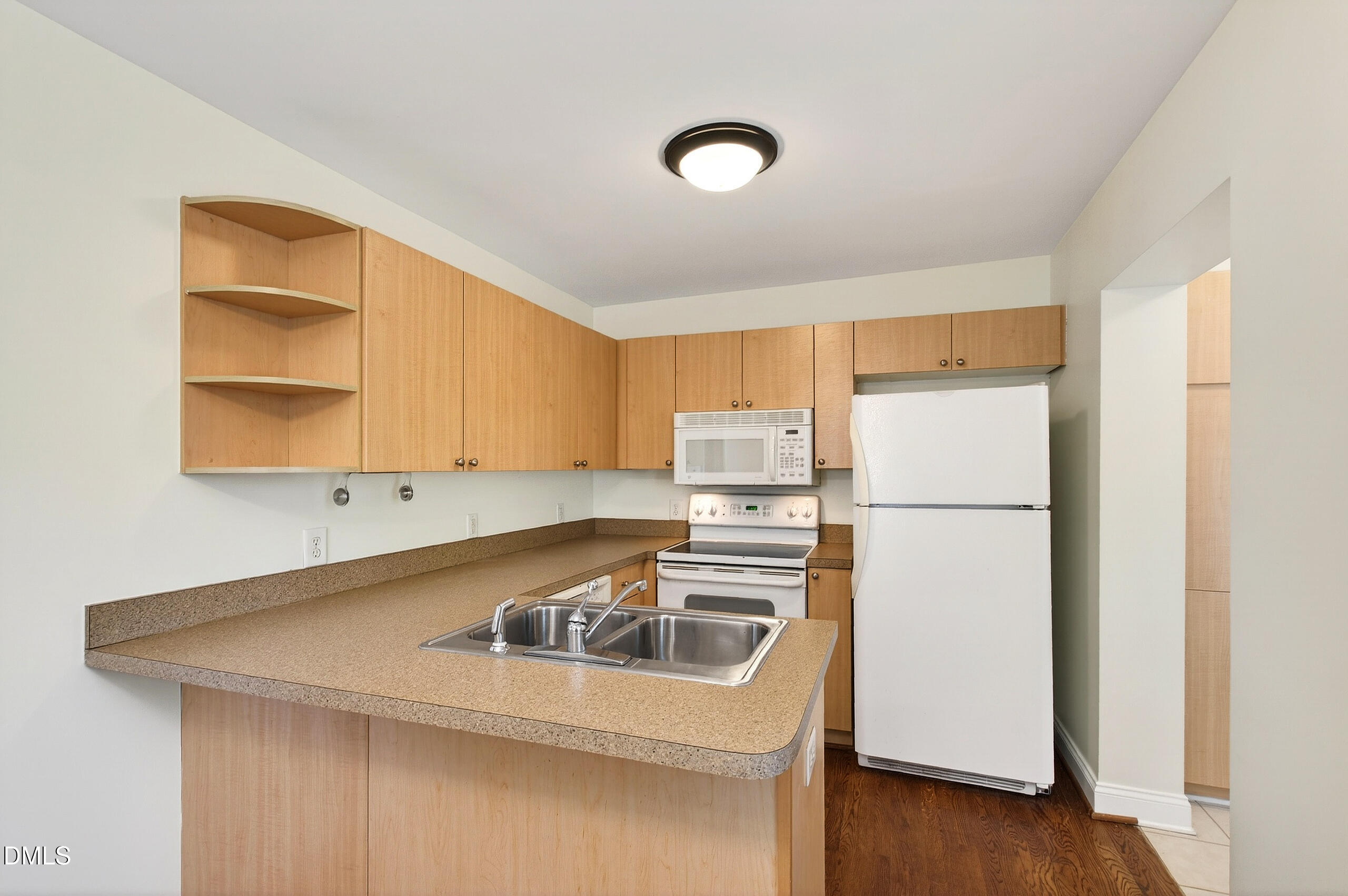 1900 Fairfield Drive Raleigh, NC 27608 - Photo 10 of 32 10 Interiors (11)
