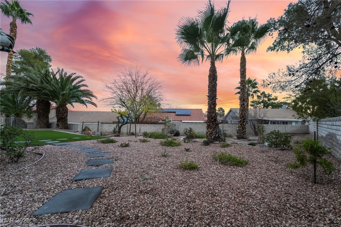 8 Hummingbird Lane Henderson, NV 89014 - Photo 49 of 60