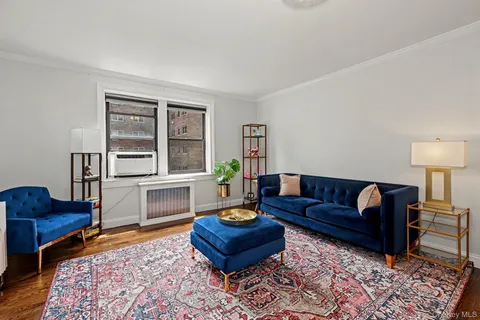 $349,000 | 68 East Hartsdale Avenue, Unit 2L, Hartsdale, NY 10530