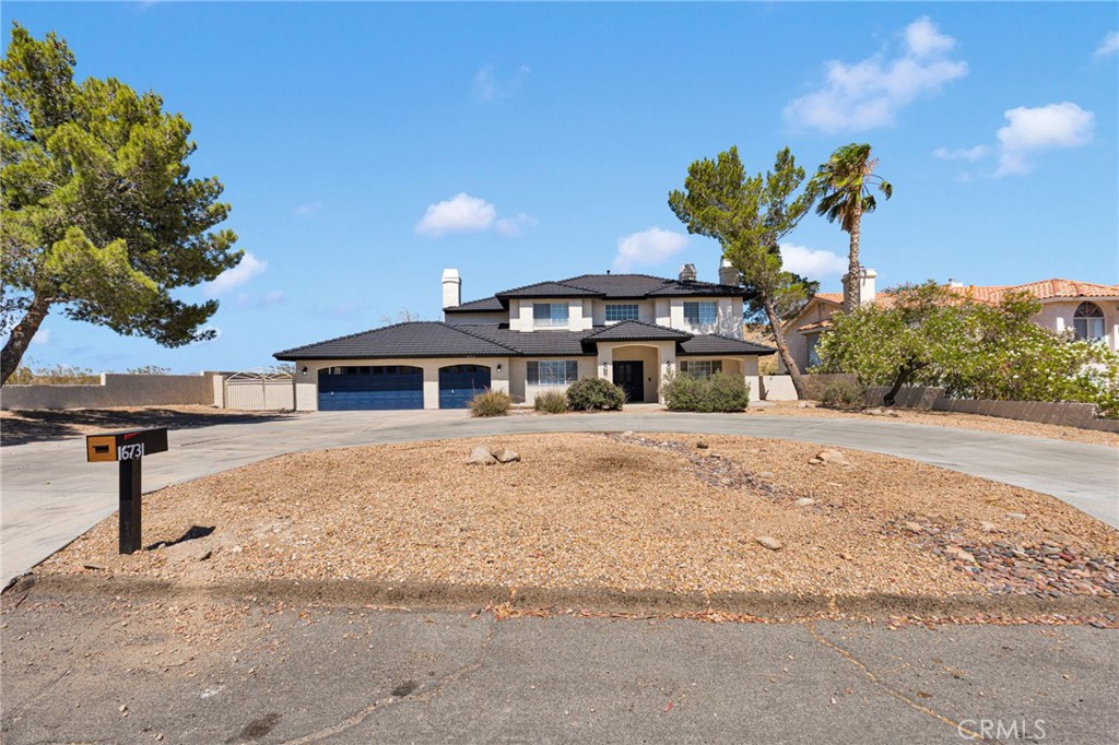 16731 Iwa Road Apple Valley, CA 92307 - Photo 4 of 70