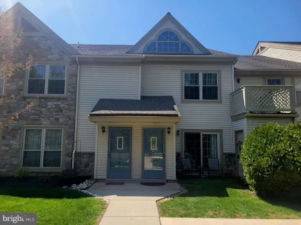 $295,000 | 2404 Foxmeadow Circle, Royersford, PA 19468