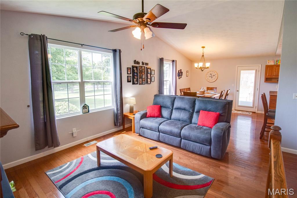 6302 Wenzel Road Alton, IL 62002 - Photo 20 of 63