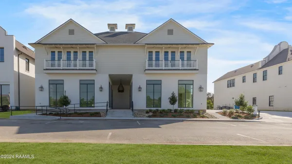 $3,416 | 1003 Camellia Boulevard, Unit 200, Lafayette, LA 70508