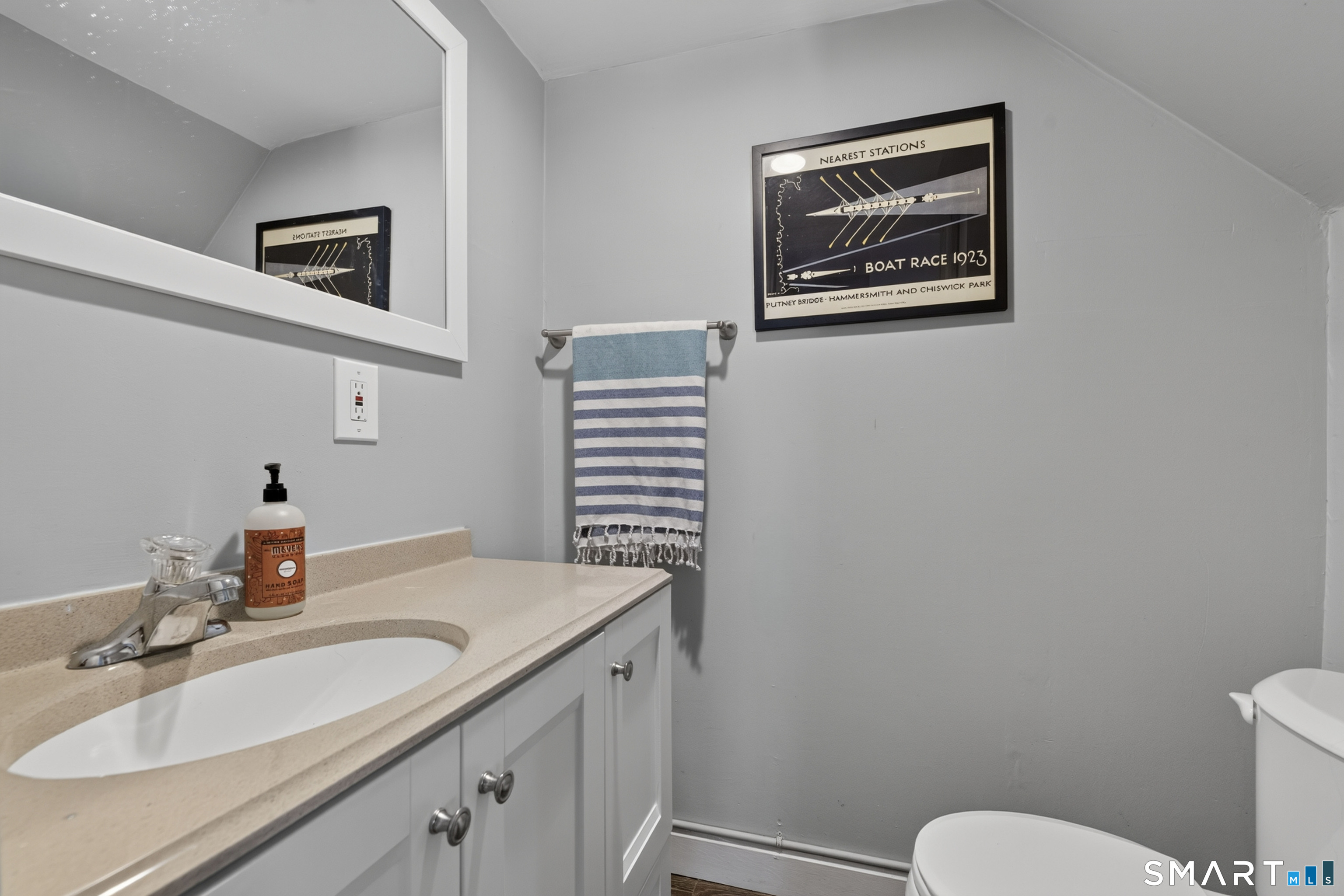 9 Cliff Street Stonington, CT 06378 - Photo 24 of 36