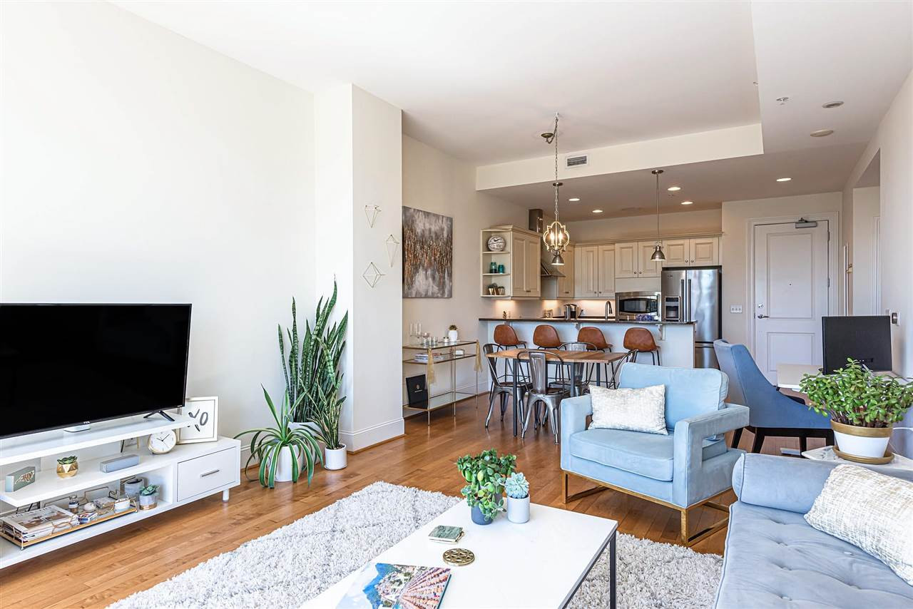 400 West North Street, Unit 628 Raleigh, NC 27603 - Photo 29 of 29 Open floor plan!