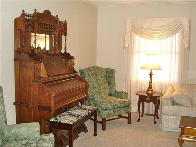 2308 West Bryden Road Muncie, IN 47304 - Photo 3 of 12 Gallery Image 3