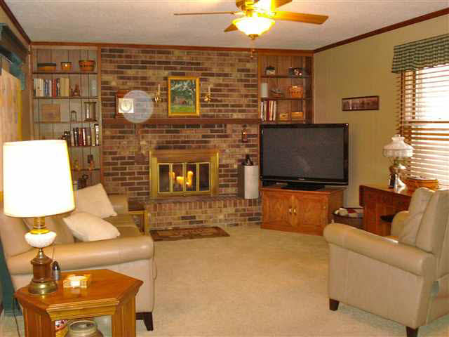 2308 West Bryden Road Muncie, IN 47304 - Photo 4 of 12 Gallery Image 4