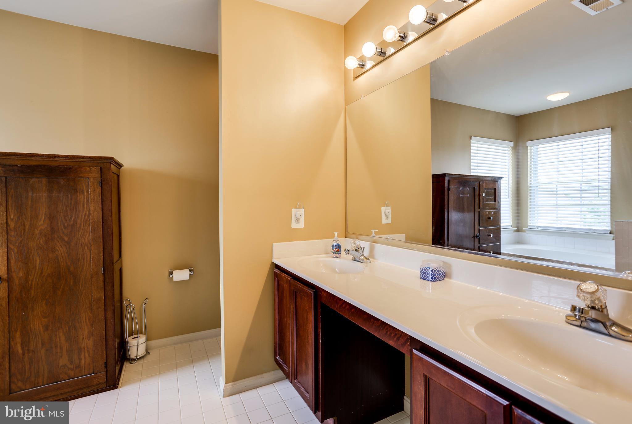 230 Commodore Drive Baltimore, MD 21221 - Photo 14 of 30 Bath (Master)