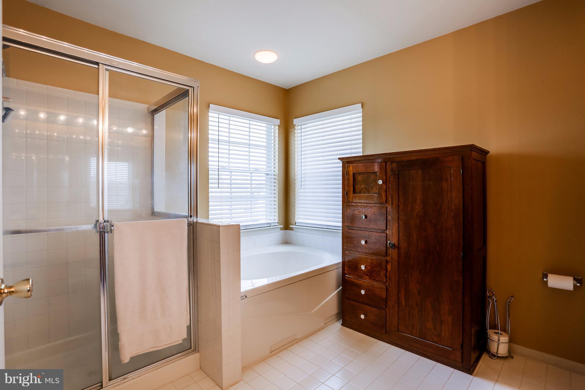 230 Commodore Drive Baltimore, MD 21221 - Photo 15 of 30 Bath (Master)