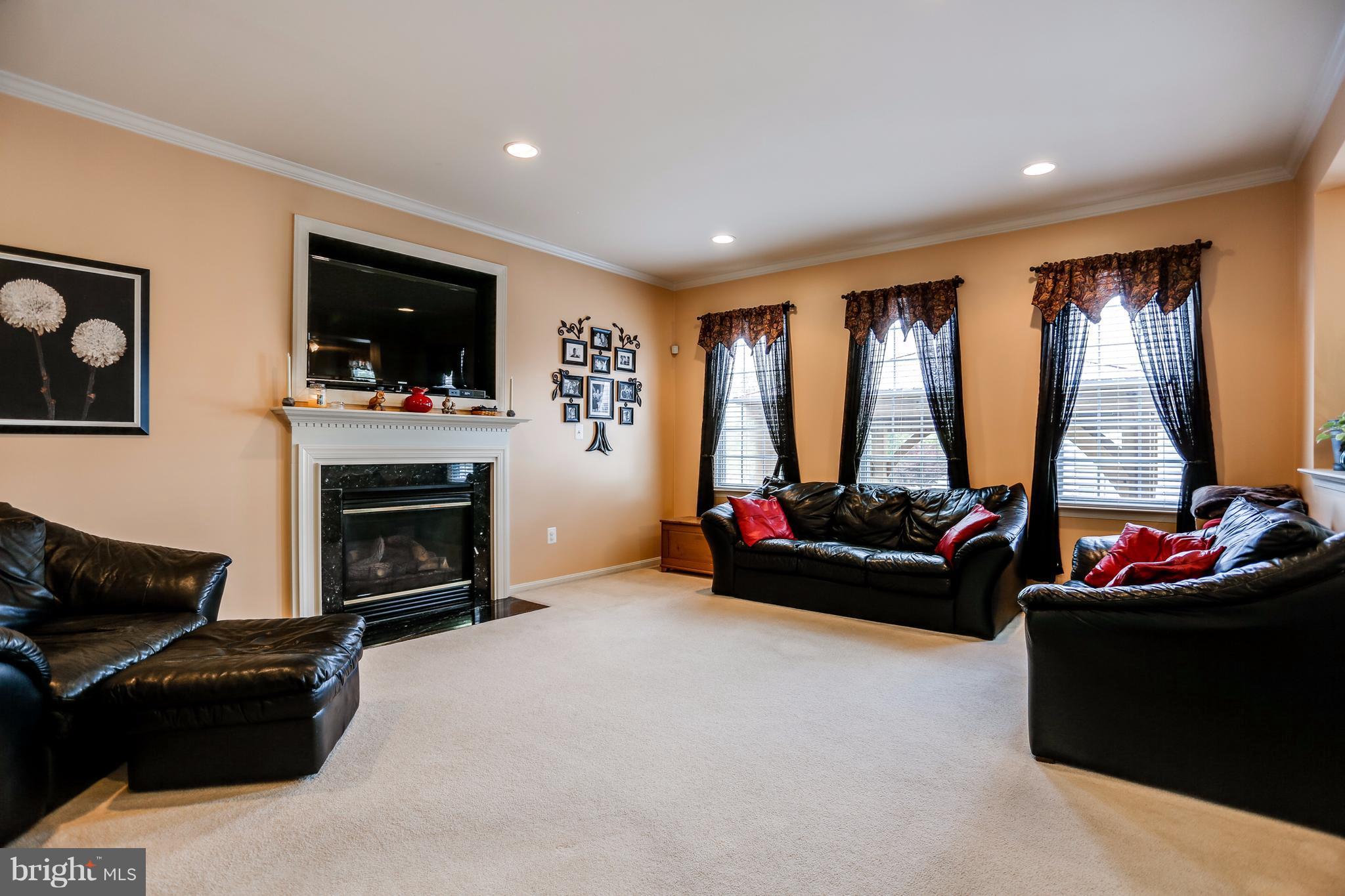 230 Commodore Drive Baltimore, MD 21221 - Photo 6 of 30 Family Room