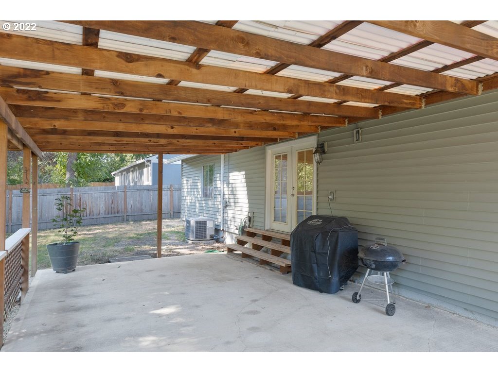 5670 Southwest 196th Avenue Aloha, OR 97078 - Photo 14 of 24 Gallery Image 14