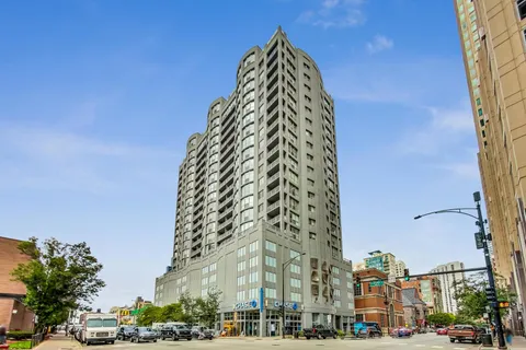 $350,000 | 600 North Dearborn Street, Unit 1502, Chicago, IL 60654