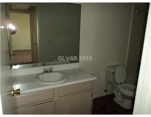 5131 South Lindell Road, Unit 203 Las Vegas, NV 89118 - Photo 7 of 8 Master Bath/Spa.