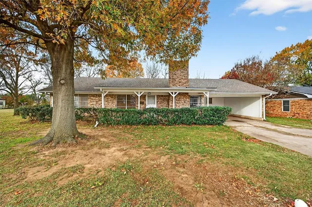 $185,000 | 800 Carver Street, Whitesboro, TX 76273