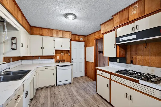 $185,000 | 800 Carver Street, Whitesboro, TX 76273