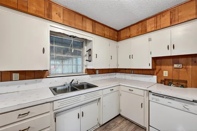 $185,000 | 800 Carver Street, Whitesboro, TX 76273