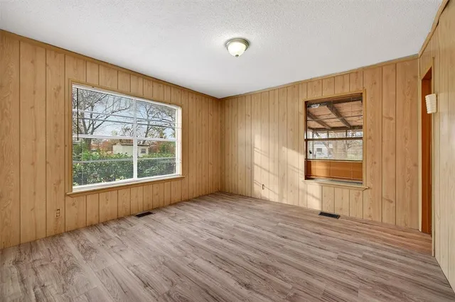 $185,000 | 800 Carver Street, Whitesboro, TX 76273