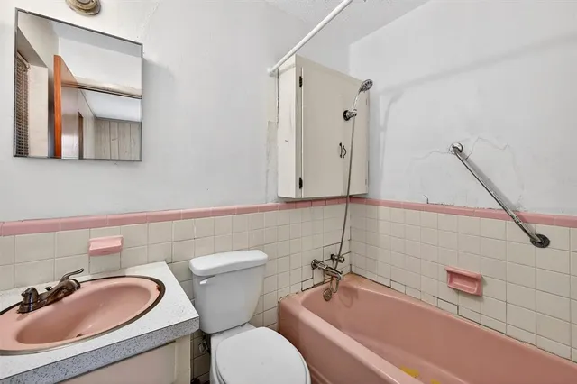 $185,000 | 800 Carver Street, Whitesboro, TX 76273