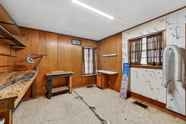 $185,000 | 800 Carver Street, Whitesboro, TX 76273